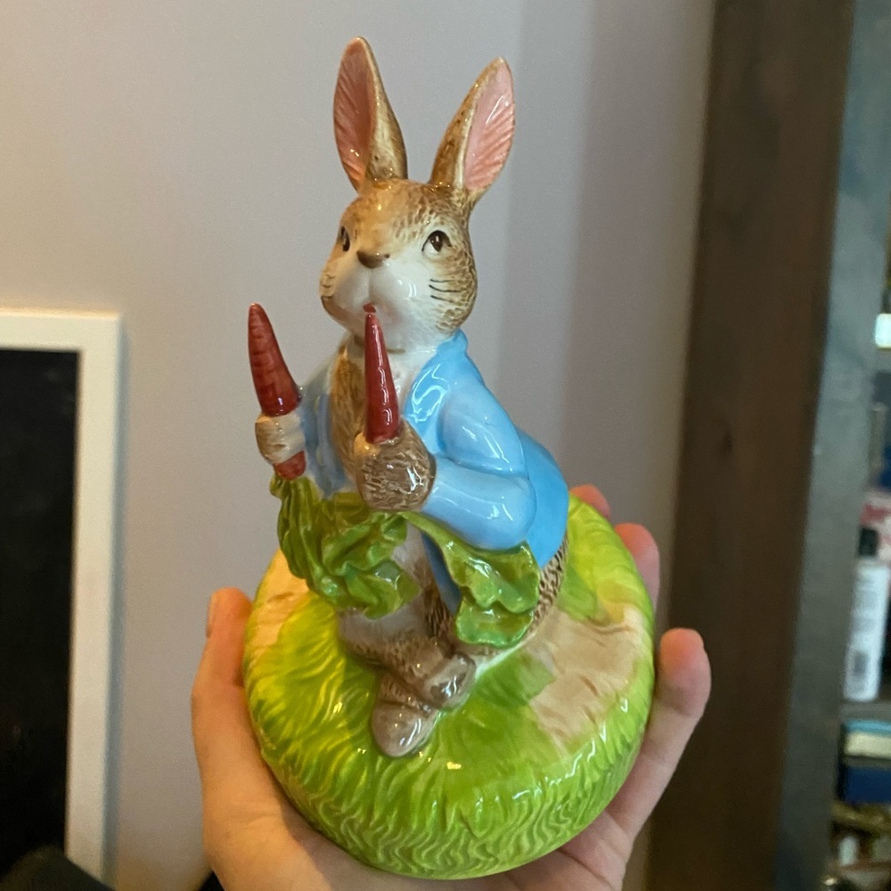 Vintage 1977 Schmid Peter Rabbit Easter Bunny Music Box It's A Small World